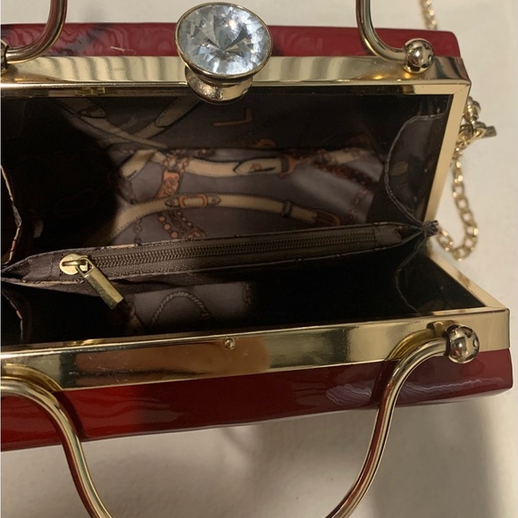 Elegant Evening Handbag Glossy Red Gold Retro Top Handle Strap Holiday Party - Picture 7 of 13